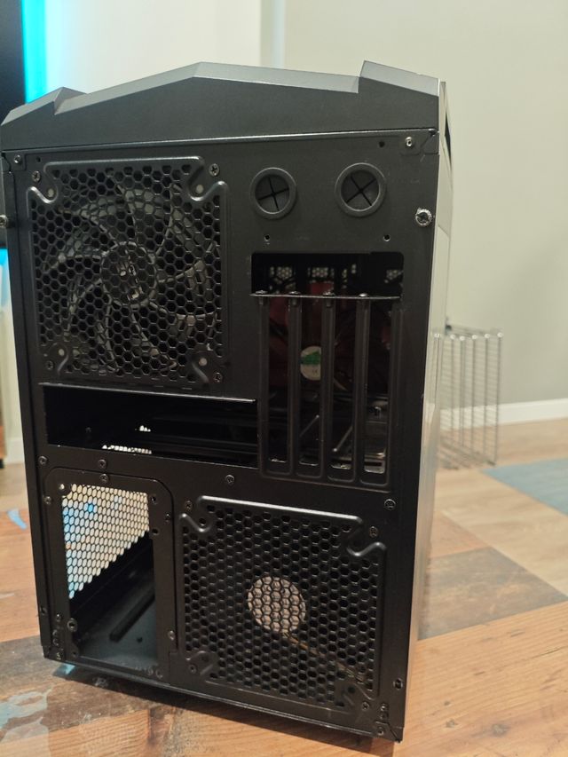 Torre PC Aerocool Strike-X con ventiladores, luces