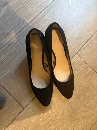 Zapatos de tacón negros para oficina
