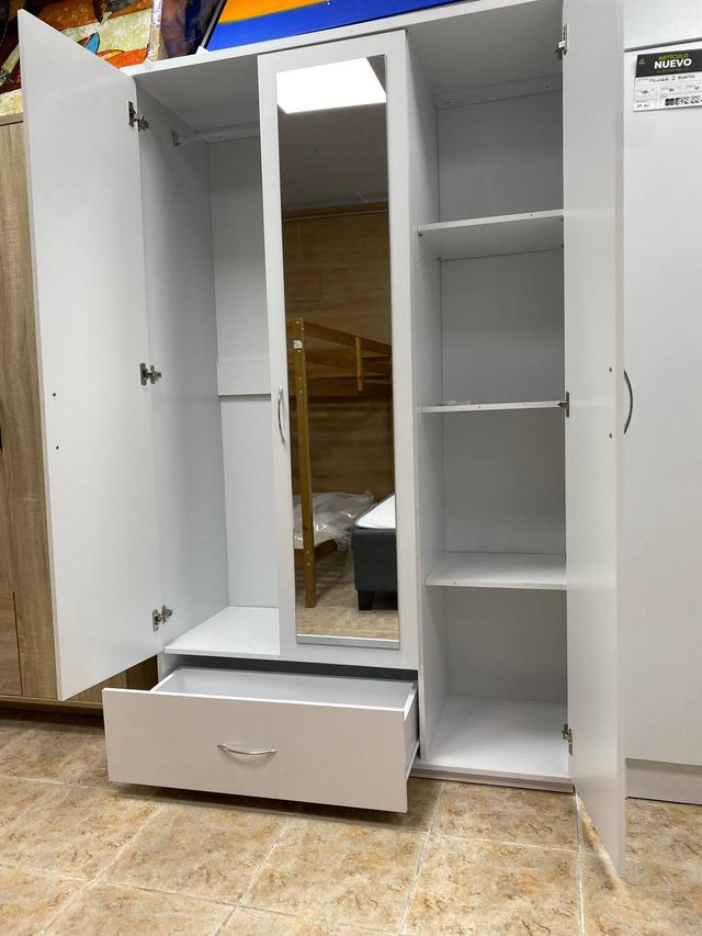 Armario blanco 3 puertas con espejo