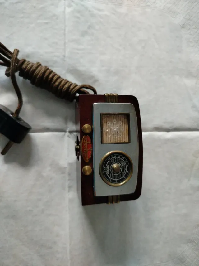 Accendino da sigaretta vintage puro