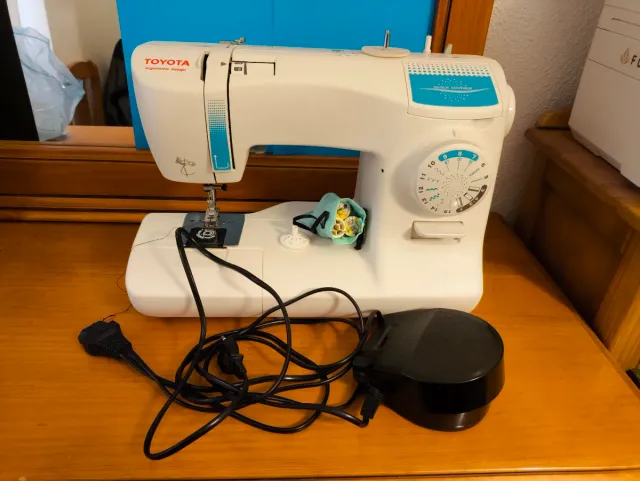 Máquina de coser Toyota.