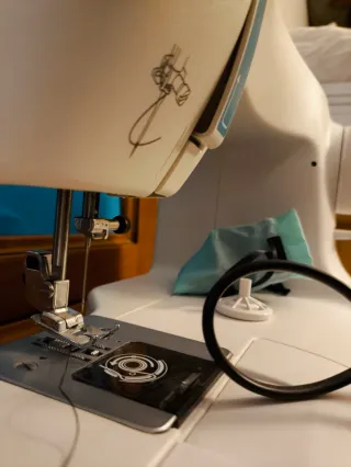 Máquina de coser Toyota.