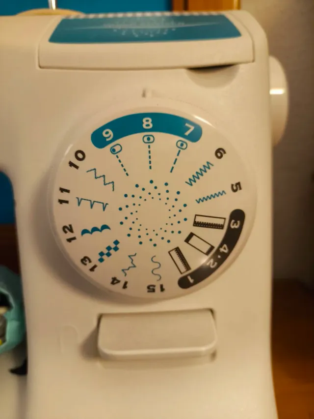 Máquina de coser Toyota.