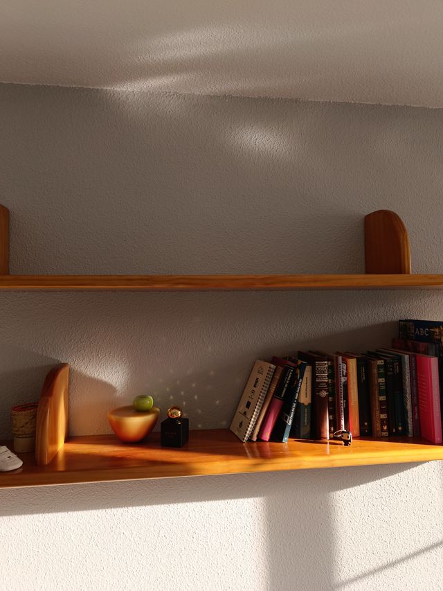 Estantería de madera aglomerada.
10€/und
18€ las 2