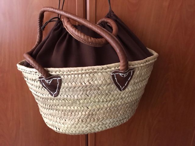 Bolso de mimbre con forro marrón