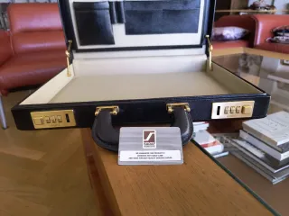 Maletín attaché cuero sin estrenar