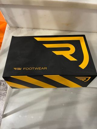 Calzado laboral azul y verde