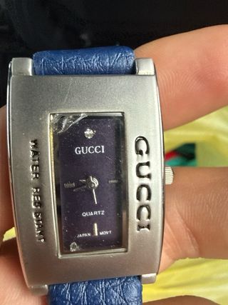 Reloj Gucci Mujer Azul Plata cristal un poco roto