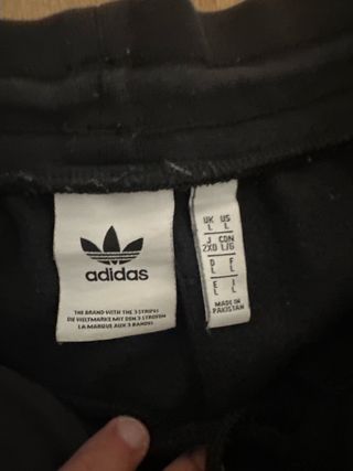 Pantalón Adidas Negro con Rayas Blancas