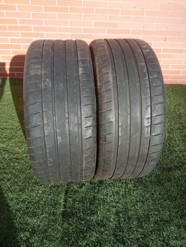 Neumáticos Michelin 235/35/20