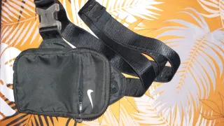 Bolso Nike pequeño 