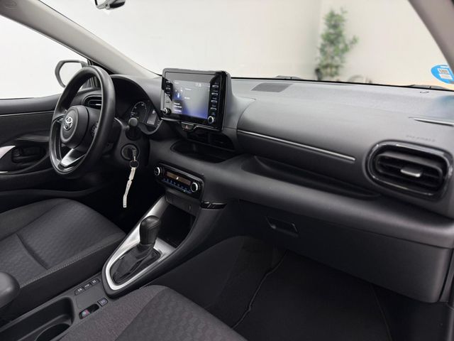 TOYOTA Yaris 120H 1.5 Business Plus desde 249€/mes