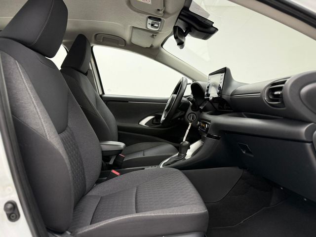 TOYOTA Yaris 120H 1.5 Business Plus desde 249€/mes