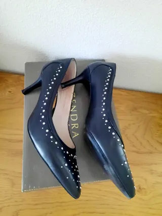 ZAPATOS ZENDRA TACHUELAS 