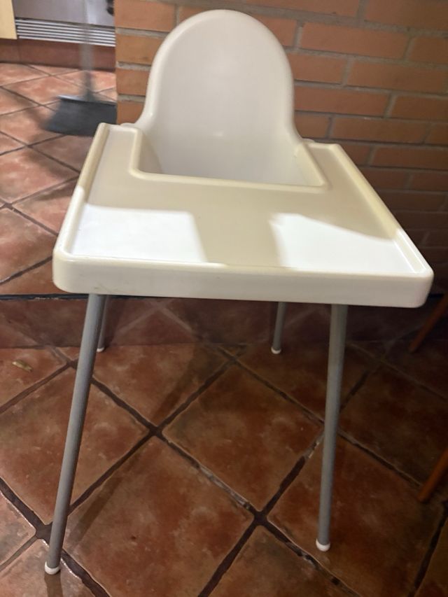 Silla de bebé blanca