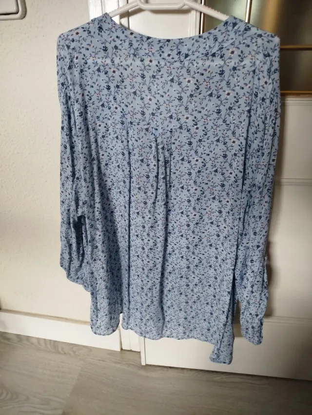 Camisa estampada cuello mao azul