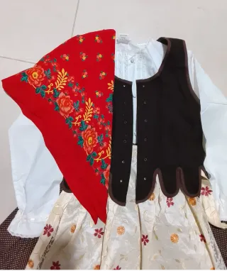 Traje regional niña talla 12