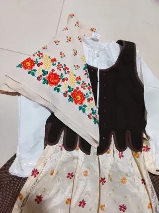 Traje regional niña talla 12