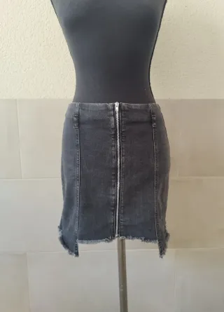Falda mini vaquera gris con cremallera