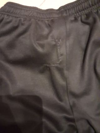 3 pantalones nike y dos adidas