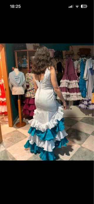 Traje Flamenca/Sevillana Blanco y Turquesa