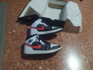 Zapatillas Air Jordan 1 Mid Black/Chile Red