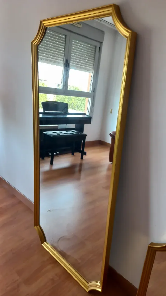 Espejos dorados SVANSELE