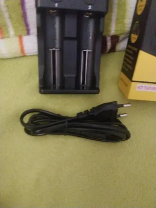 Cargador LiitoKala Lii-PD2 LCD Universal