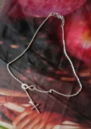 Collar Infinito con Cruz Plateado
