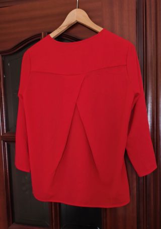 Blusa roja Inside talla M