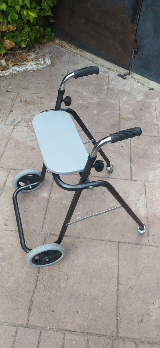 Andador plegable,para personas mayores 