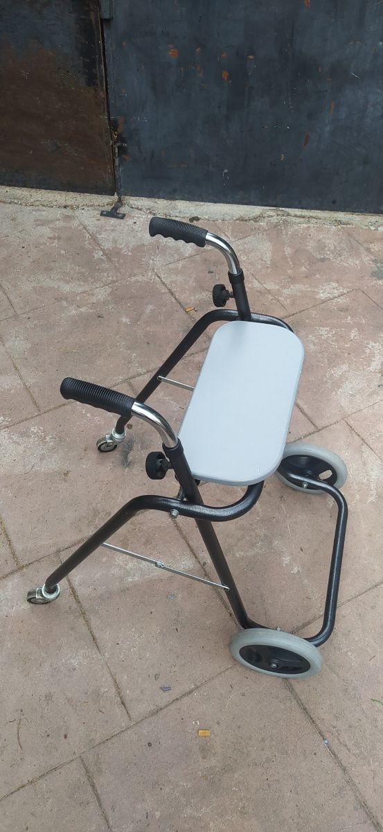 Andador plegable,para personas mayores 