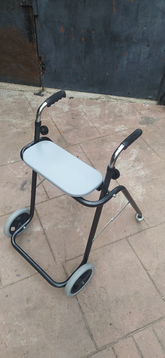 Andador plegable,para personas mayores 