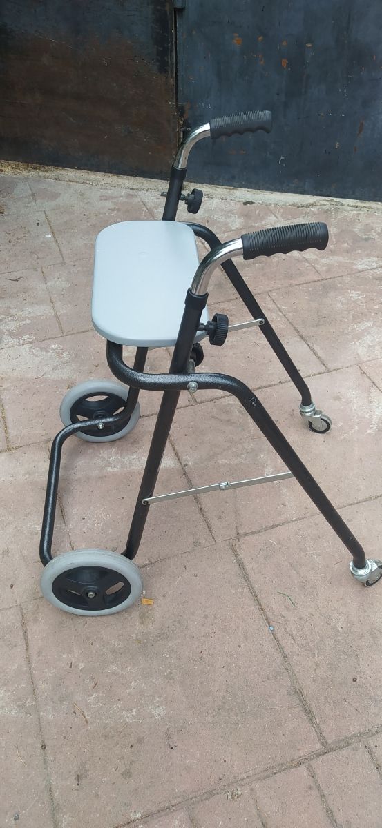 Andador plegable,para personas mayores 