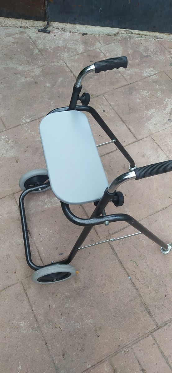 Andador plegable,para personas mayores 