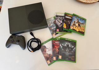 Xbox One S 800Gb Verde Militar + 7 Juegos