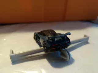 Hot Wheels McLaren Senna Azul