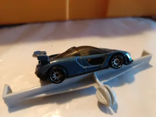 Hot Wheels McLaren Senna Azul