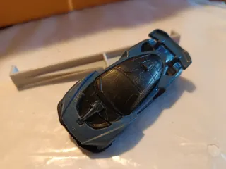 Hot Wheels McLaren Senna Azul