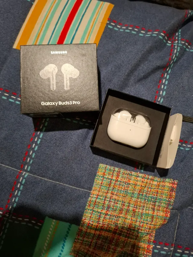 Samsung Galaxy Buds 3 Pro Blancos