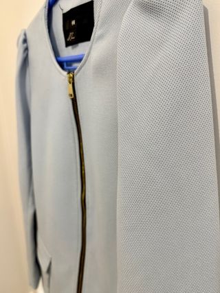 Abrigo H&M Azul Celeste de entretiempo.