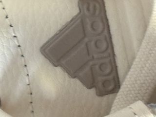 Zapatillas Adidas de piel color beige