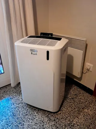 Aire Acondicionado Portátil DeLonghi Pingüino