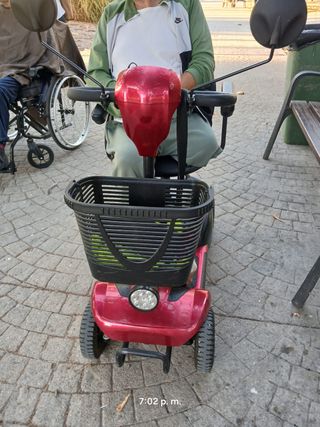 Scooter movilidad reducida 4 ruedas