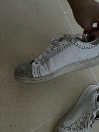Zapatillas Scalpers Blancas y Grises