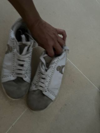 Zapatillas Scalpers Blancas y Grises