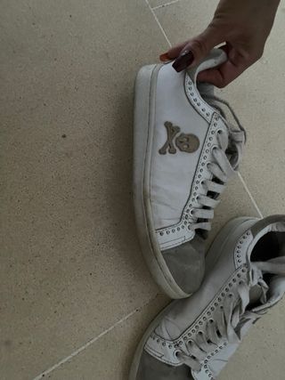 Zapatillas Scalpers Blancas y Grises
