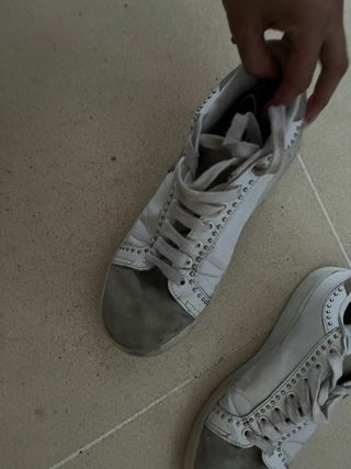 Zapatillas Scalpers Blancas y Grises