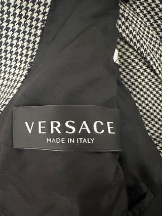 Oferta Chaqueta Versace bordada