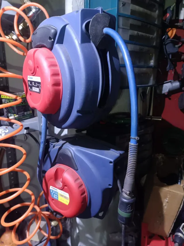 Compresor de aire + manguera y pistolas